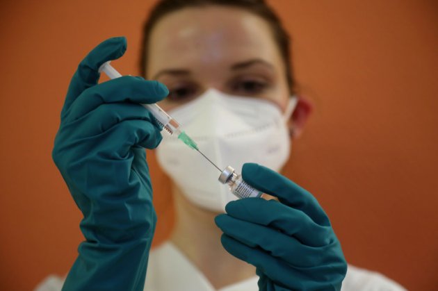 У США хочуть зменшити дозу вакцини від COVID на 50% під час щеплення