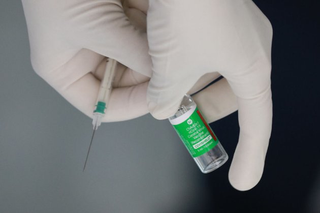 Вакцинування в Україні почнеться орієнтовно 15 лютого. Уряд показав план на рік