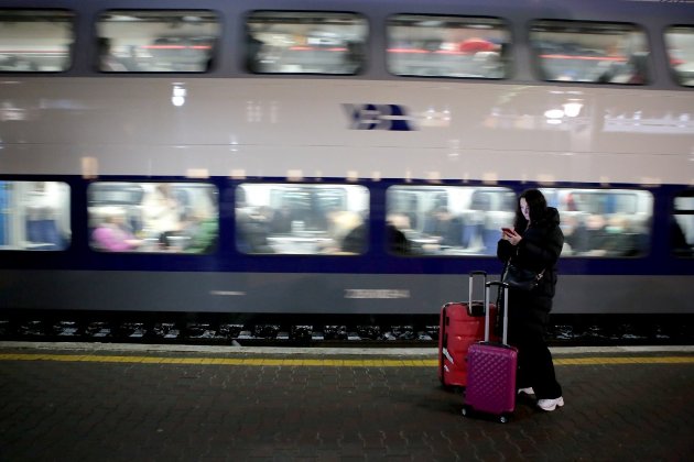 «Укрзалізниці» приостановили лицензию на перевозку пассажиров. Будут ли курсировать поезда