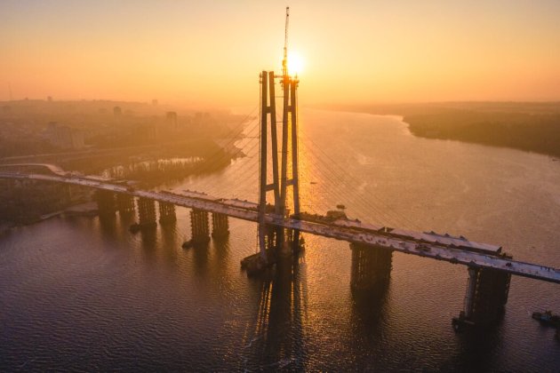 У Запоріжжі відкрили найвищий міст в Україні. Його будували близько 20 років (фото, відео)