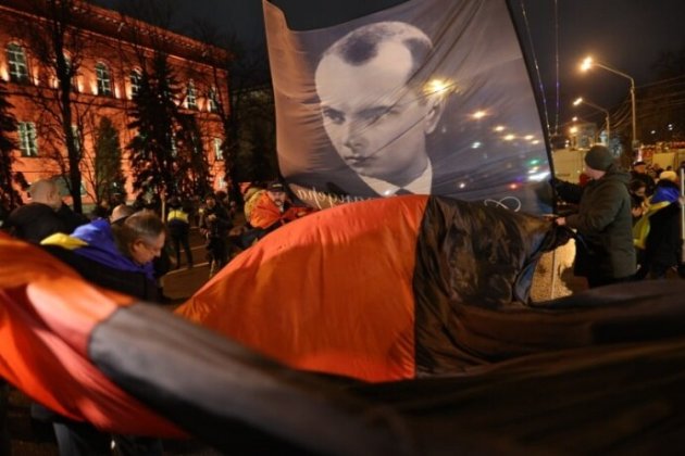 В Киеве проходит марш ко дню рождения Степана Бандеры (фото, видео)