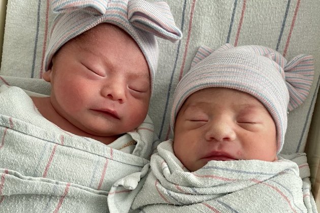 В США близнецы родились в разные годы. Разница между ними во времени — 15 минут