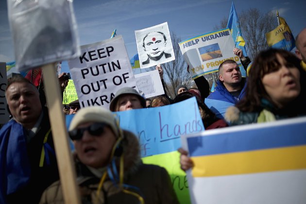 Наскільки Захід готовий захищати Україну від кремлівської агресії — соцопитування