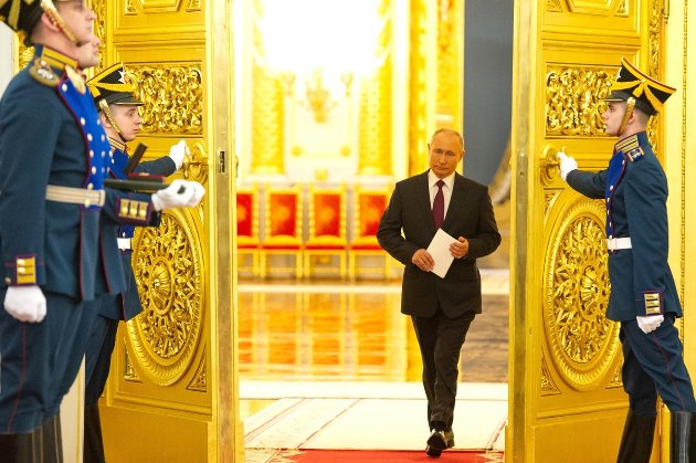 Орли, золото та колони. Команда Навального опублікувала фотографії «палацу Путіна» (фото, відео)