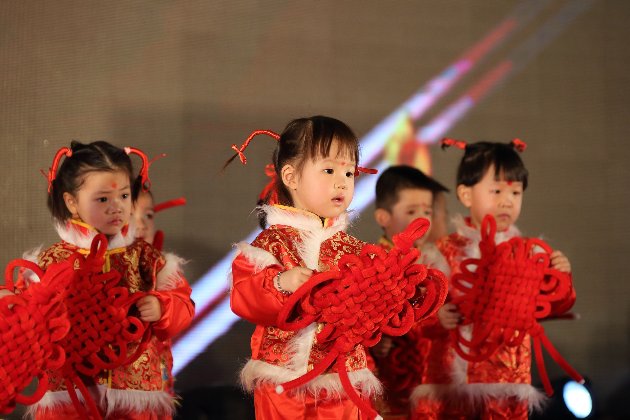 Пʼятий рік поспіль народжуваність у Китаї падає до рекордно низького рівня