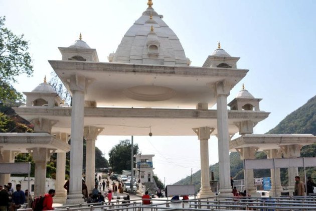 Щонайменше 12 людей загинули під час тисняви в індійському храмі