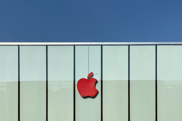 Apple стала першою компанією, чия ринкова вартість перевищила $3 трлн