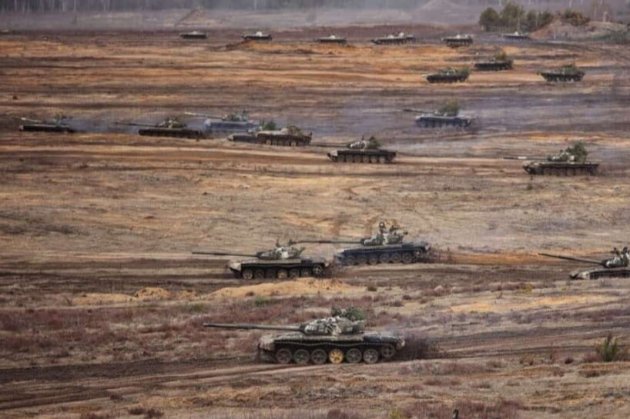 Мінус 30 окупантів, танк та 5 БМП: Генштаб показав чергову спробу наступу рф на Запоріжжі (відео)