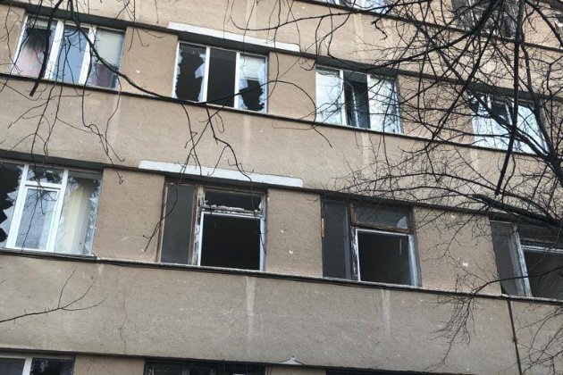 Росіяни обстріляли дитячу обласну лікарню в Херсоні. Є загиблий (фото)