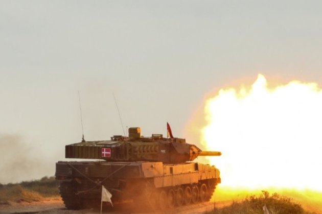 Німеччина «терміново» розгляне запит Польщі на постачання Україні танків