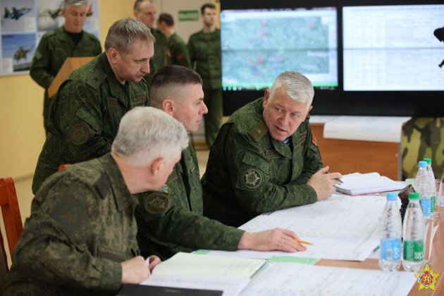 У Білорусі стартували спільні військові штабні навчання з рф