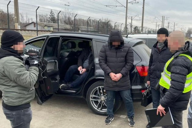 На Київщині затримали чоловіка, який підробляв документи для ухилянтів