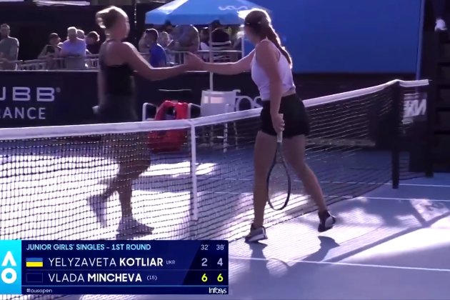 Українська тенісистка потиснула руку росіянці: як відреагували в рф та в Мінспорту (відео)