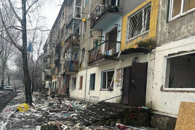 Росіяни вдарили ракетами по Мирнограду: поранені двоє дорослих та дитина (фото)