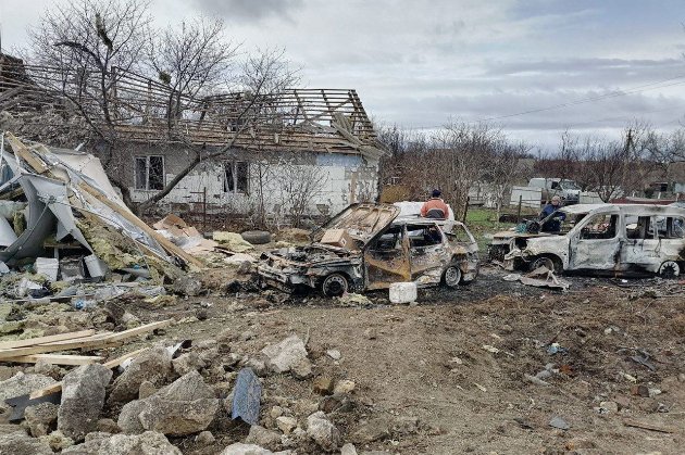 Окупанти обстріляли громаду під Херсоном: зруйнували сільраду та склад з гумдопомогою (фото)