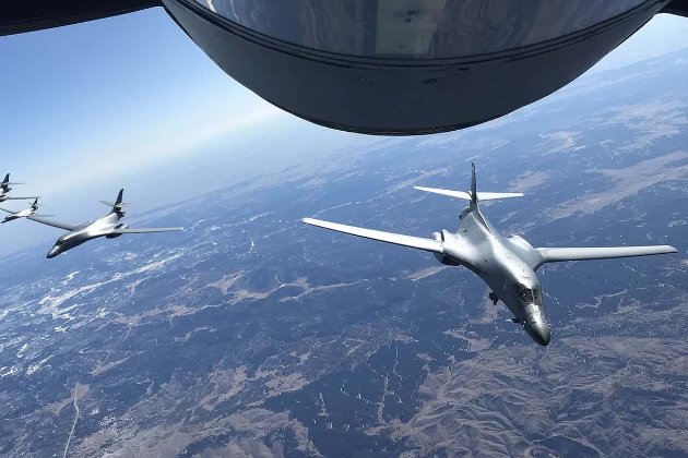 ВПС Південної Кореї, США та Японії провели спільні навчання із пусками авіабомб