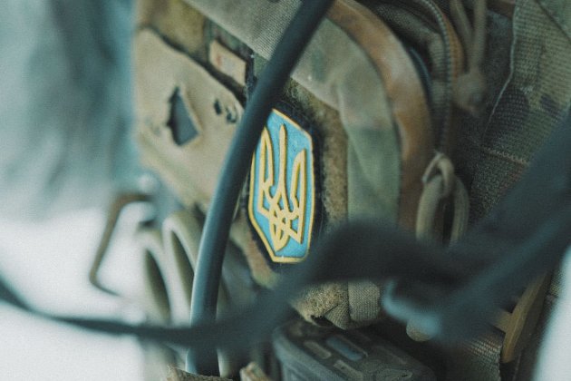 У Черкасах чоловік розбив вікна у службових автомобілях ТЦК