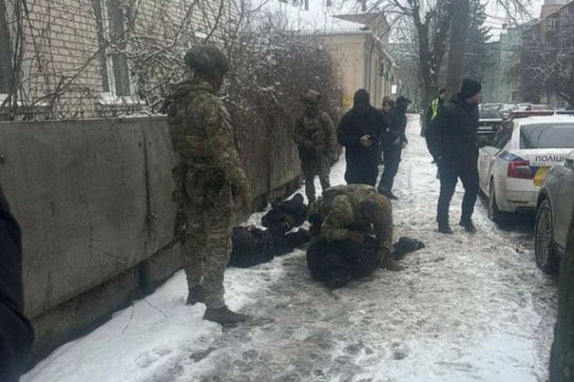 У Вінниці викрили групу, яка за $2000 відбивала чоловіків від ТЦК (фото)