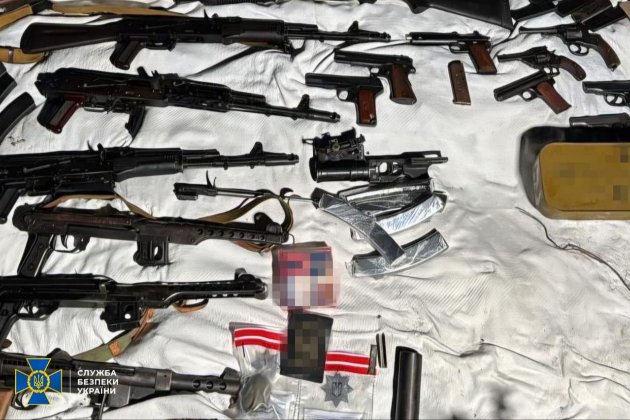 В Україні викрили злочинне угруповання, яке торгувало «трофейною» зброєю із зони бойових дій (фото)