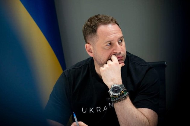 Єрмак практикує магічні ритуали, заявила колишня прессекретар Зеленського