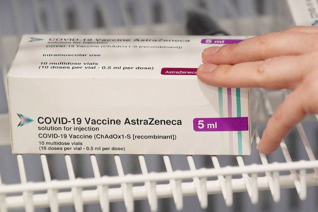 День вакцинних обіцянок. AstraZeneca вже в лютому повезе до нас 2,2 млн доз вакцини