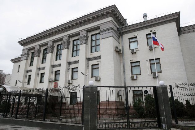 Россия эвакуирует своих дипломатов из Украины «для защиты их жизни и безопасности»