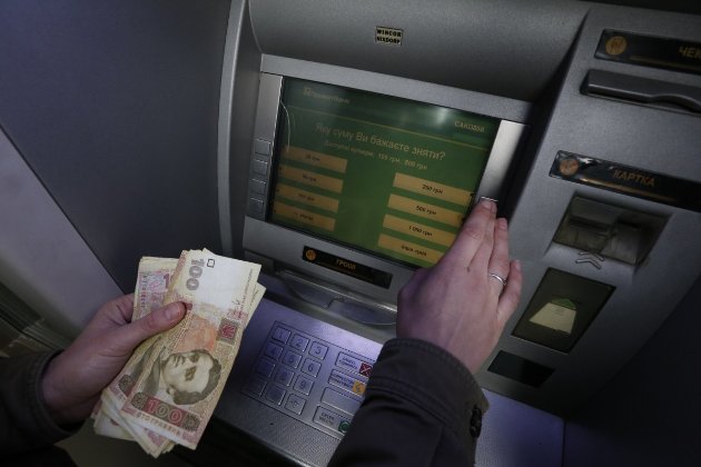 Нацбанк обмежив зняття готівки з банкоматів. Про яку суму йдеться