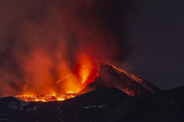 На Сицилії сталося виверження вулкана Етна (фото, відео)