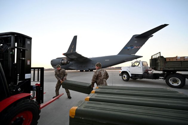 Британия в скором времени передаст Украине большой пакет военной помощи