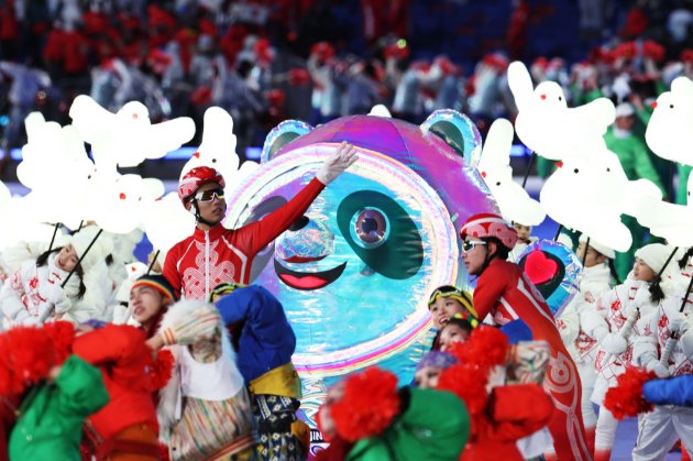 Олімпійський вогонь, феєрверки та світлове шоу. Як пройшла церемонія відкриття Олімпіади-2022 у Пекіні (фото, відео)