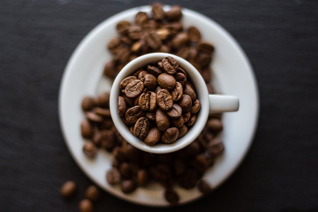 Мировые запасы кофе упали до 20-летнего минимума. Что будет с ценами на этот напиток 