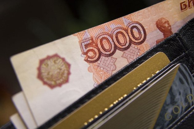Путін наказав виплатити по 10 тис. рублів кожному «біженцю» з Донбасу