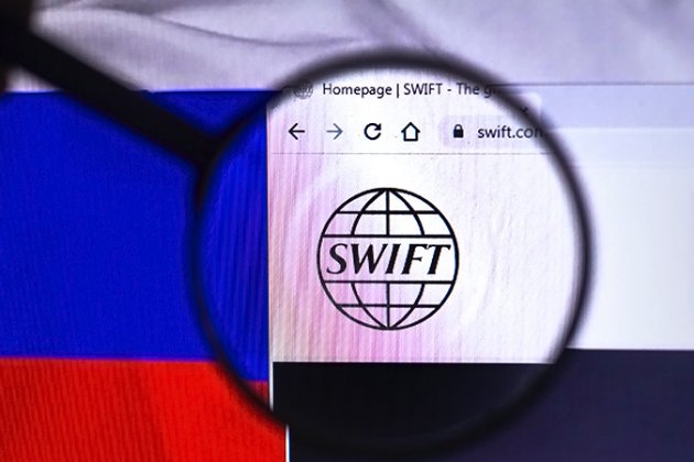 Німеччина підтримала відключення Росії від SWIFT, тепер ніхто з країн не проти — ЗМІ