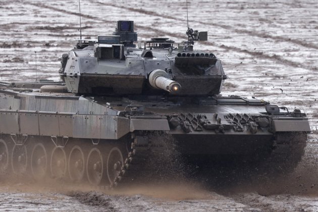 Канадські збройні сили показали навчання українських танкістів на Leopard (відео)