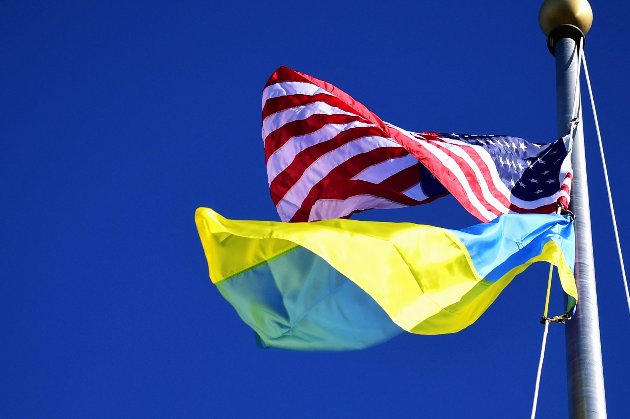 У США продовжили дозвіл на перебування для українських біженців ще на два роки
