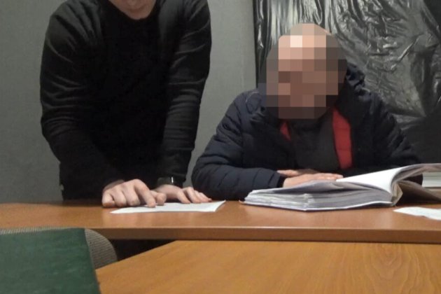 У Сумах викрили начальника фінслужби військової частини, який збагатив знайому на 600 тис. грн