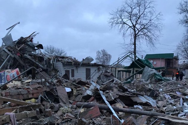 Росіяни зруйнували готель у Золочеві на Харківщині: загинув двомісячний хлопчик (фото)