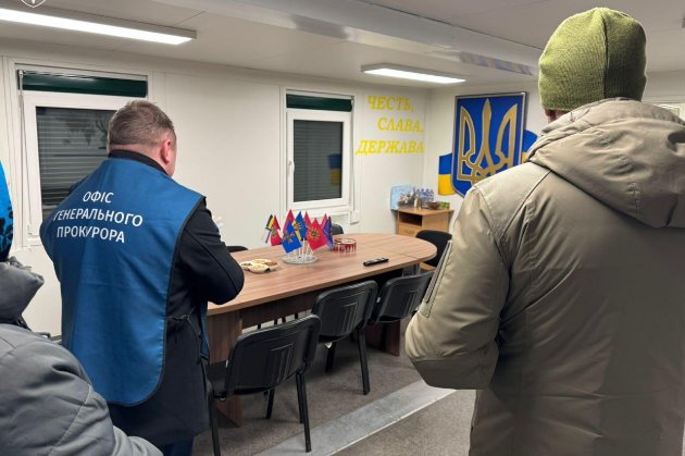 Розкрадання на обороні аеродромів: на хабарі затримали посадовців Повітряних Сил і СБУ