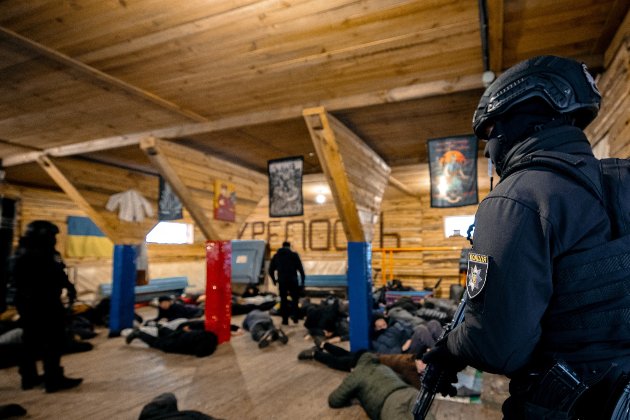 На Київщині у трудовому рабстві утримували 58 людей (фото)