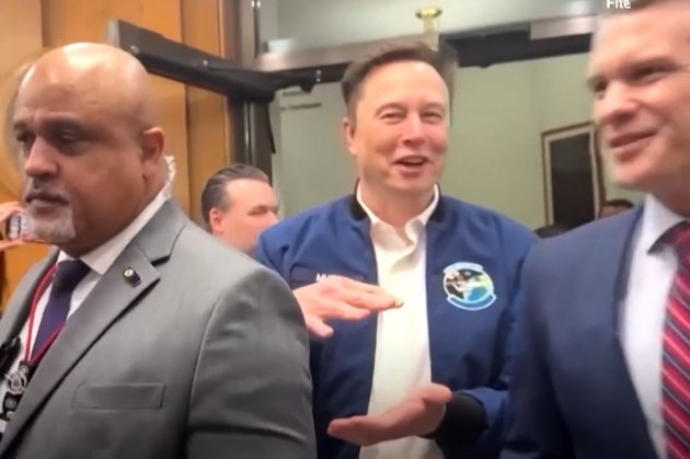 У Парижі провели обшуки в офісі соцмережі Х, а власника компанії Ілона Маска викликали на допит