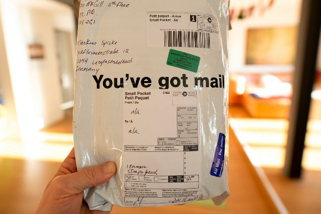 Майже третина українців отримує посилки з-за кордону: що найчастіше замовляють