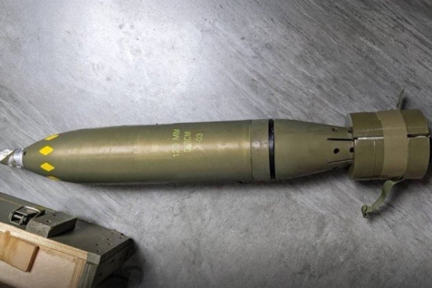 У ліцеї в Дніпрі стався вибух під час показу демонстративних боєприпасів: двоє дітей травмовані