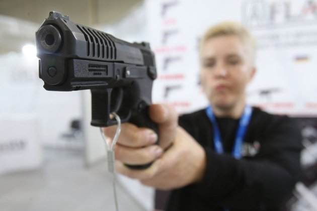 Усіх власників зброї в Україні перевірять 