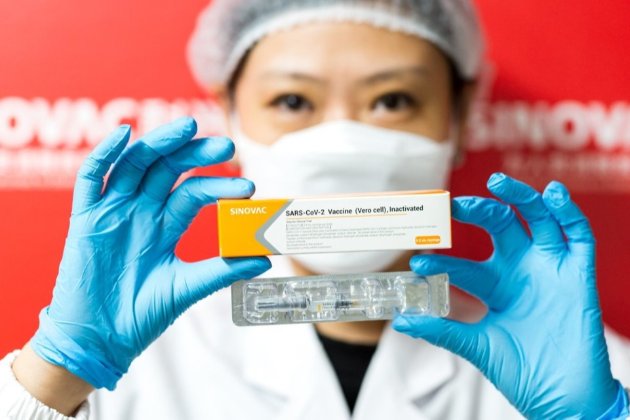 МОЗ збирається оштрафувати «Лекхім» за прострочування поставок китайської вакцини