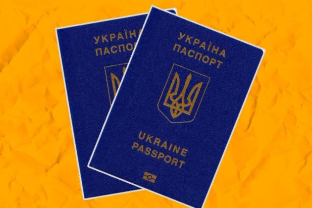 Україна планує дозволити подвійне громадянство, але не з Росією, каже Кулеба