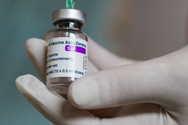 «Без паніки». Експерти ВООЗ сьогодні обговорять безпечність вакцини AstraZeneca