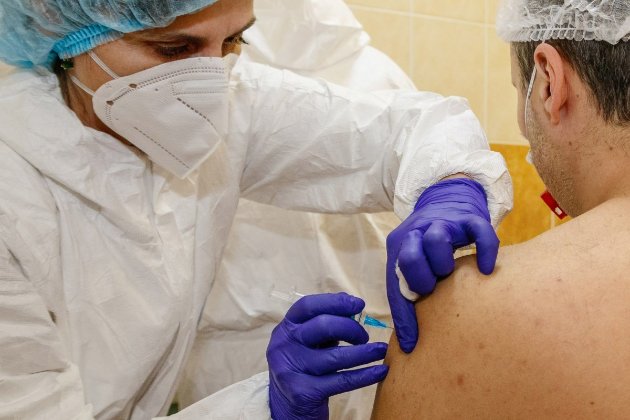 Українців, які записалися на щеплення від СOVІD в «Дії», можуть вакцинувати поза чергою