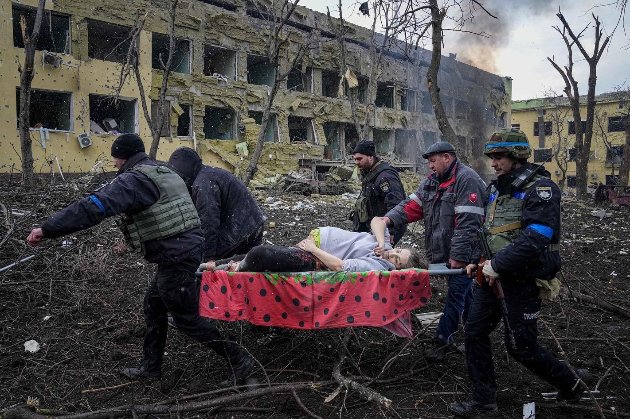 Одна із породіль із пологового у Маріуполі померла – журналістка  