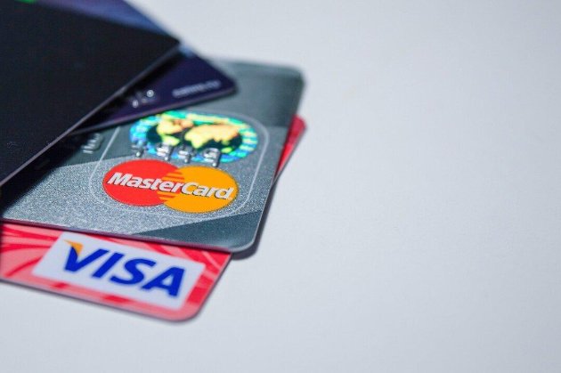 У росії запустили тури до Узбекистану за картками Visa та Mastercard 