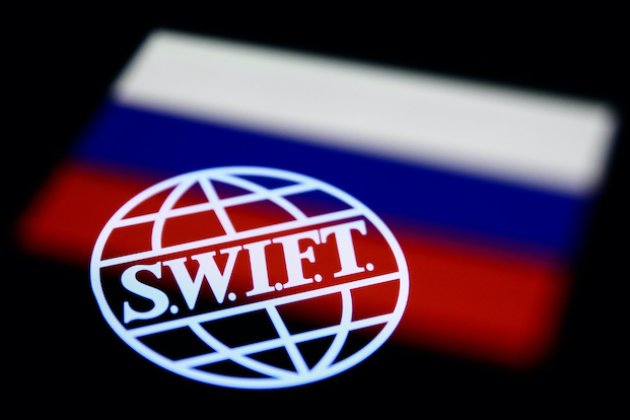 Нацбанк закликав відключити російський центробанк від SWIFT